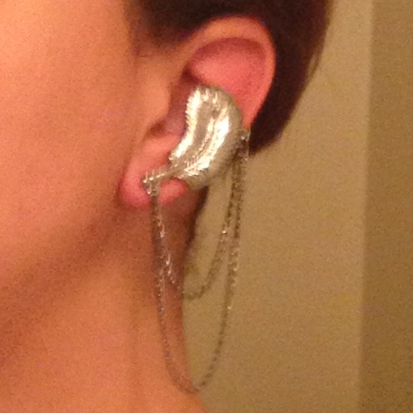Big & Beautiful Bronze Feather Ear Cuff Earring - Picture 2 of 2