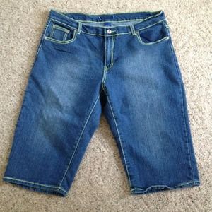 Attitude Bermuda shorts