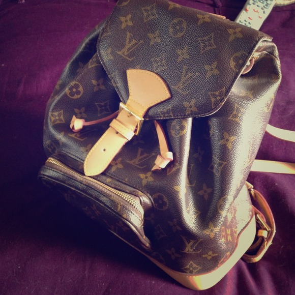 Louis Vuitton inspired backpack🎒