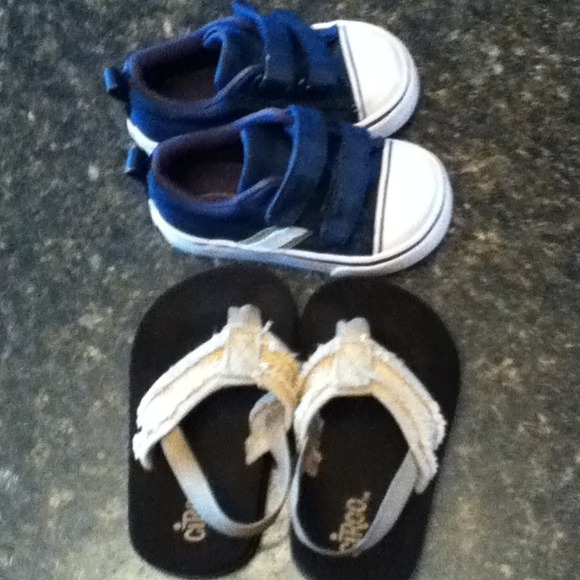 TRADE!!!Old Navy 18-24 Mos & Size 6 Brown FlipFlop