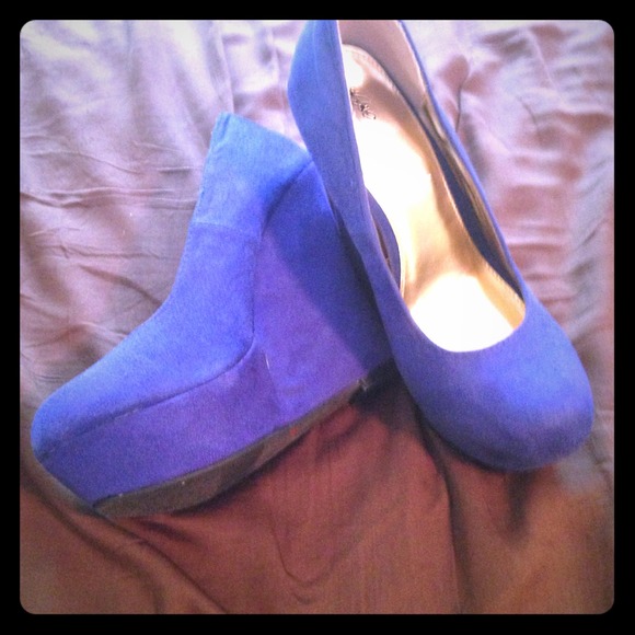 Blue wedges