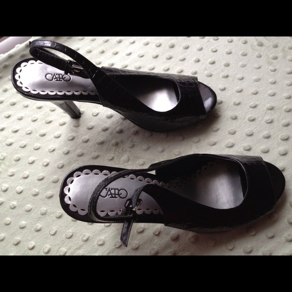 Heels - Picture 4 of 4