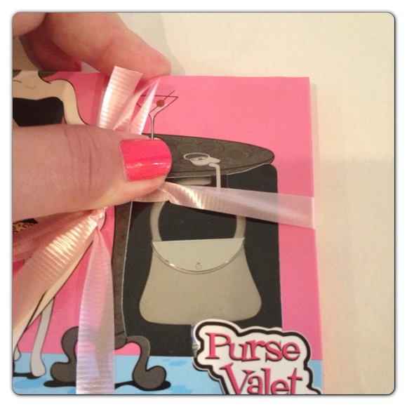 X 3 purse hooks bundled for @leilatatiana85