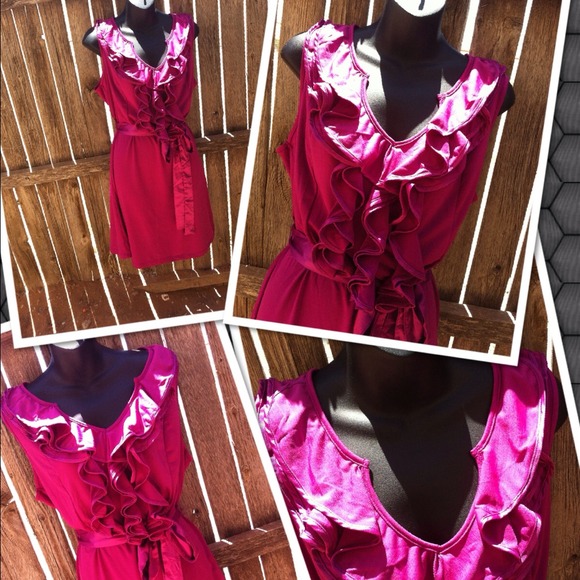 🎀Sold🎀Gorgeous Ruffle Collar Dress NWOT