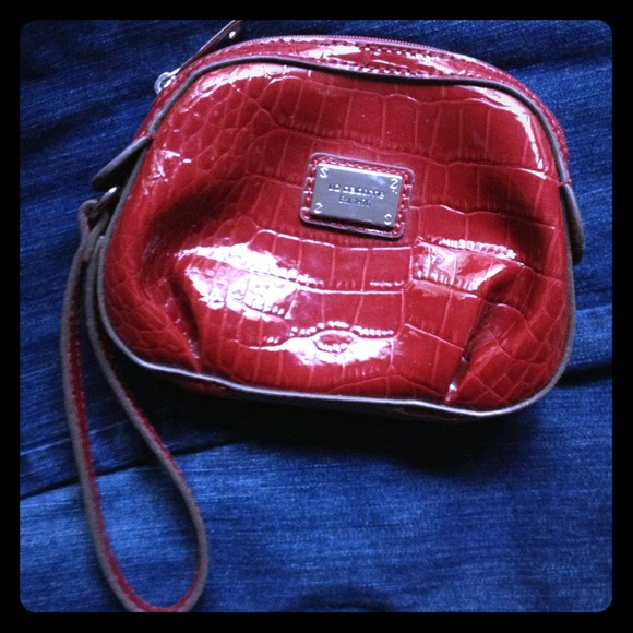 Small faux patent wristlet/cosmetic case