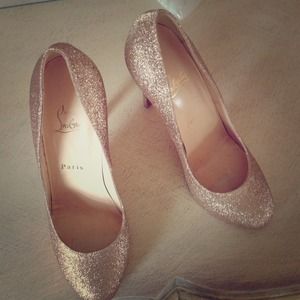 ChristianLouboutin gold pumps AMAZING sz38.5