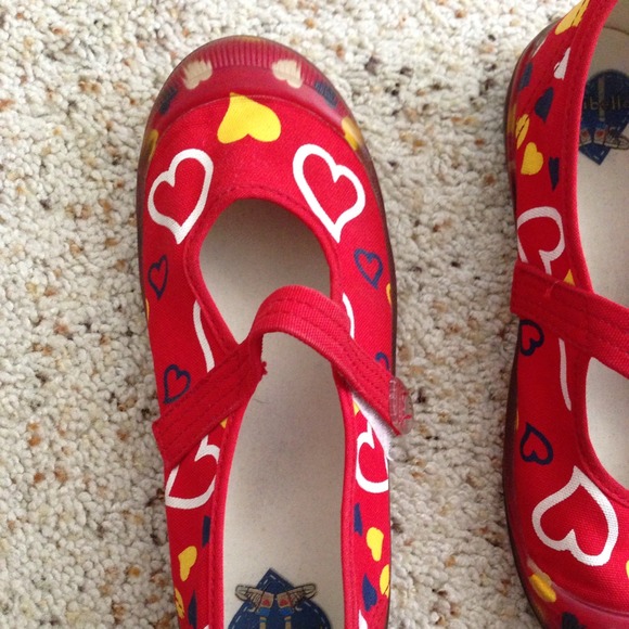 Red shoes with hearts/ flats