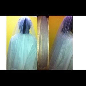 Short white bride veil
