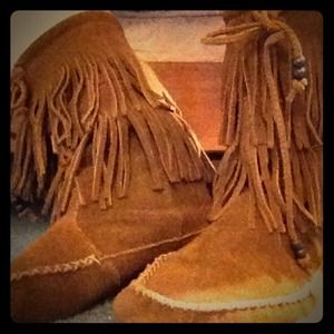 Minnetonka Moccasin Boots!