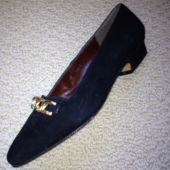 SOLD- Black Suede Shoes-Gold Chain, Stones-Sz 6 - Picture 3 of 4