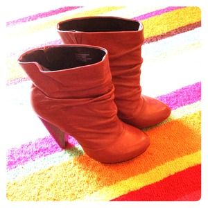 Very volatile brown booties size 6.5