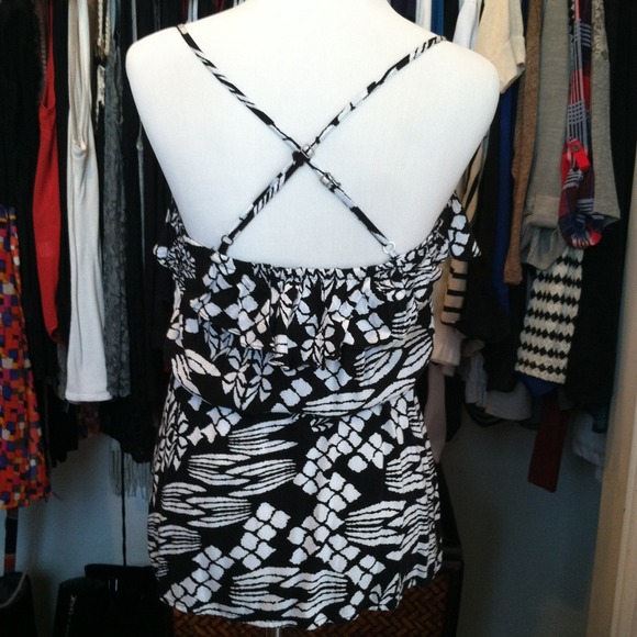 Print thin strap top. - Picture 3 of 3