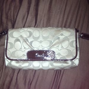 !Cute authentic coach wristlet!