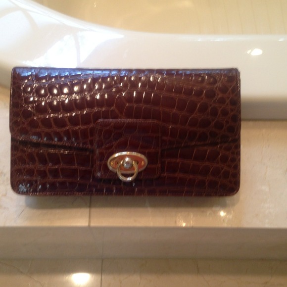 ❤️MEGA SALE❤️Faux Crock Embossed leather Clutch