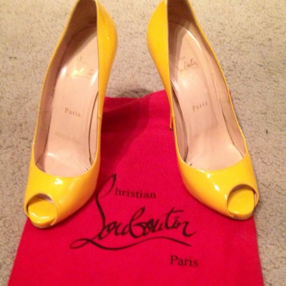 Christian Louboutin Authentic,, size 39,,8-81/2..
