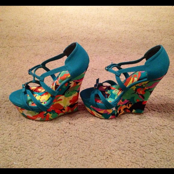 Size 8 signature by Shi.. NEW.