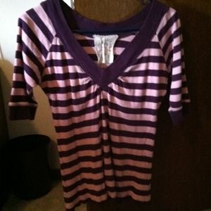 Cute lil 3/4 length sleeve shirt