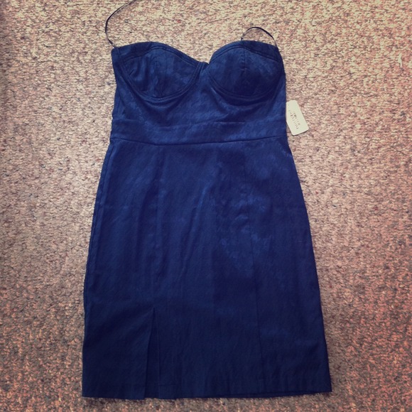 🌸SOLD🌸Navy blue strapless dress..