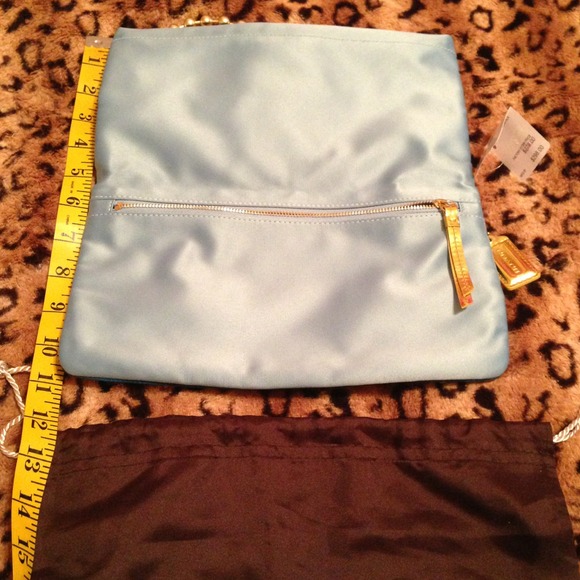 🚨REDUCED🚨NWT Coach satin teal color fold over - Picture 2 of 4