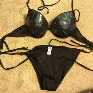 Black string bikini