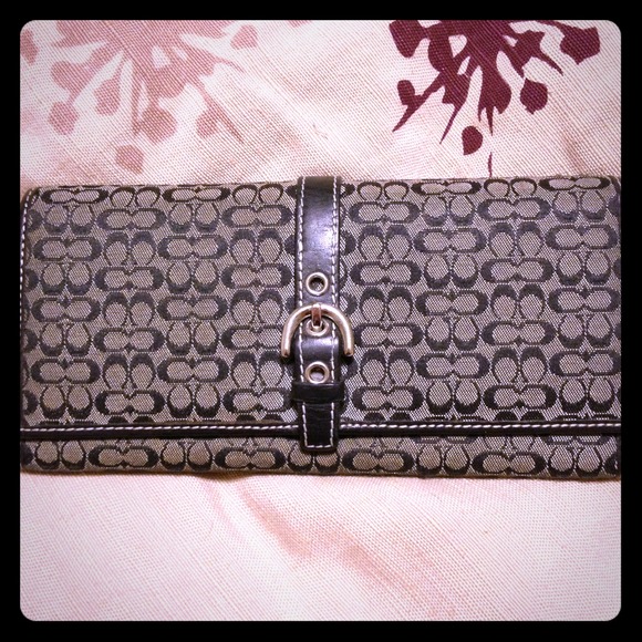 💐Authentic used large Coach wallet