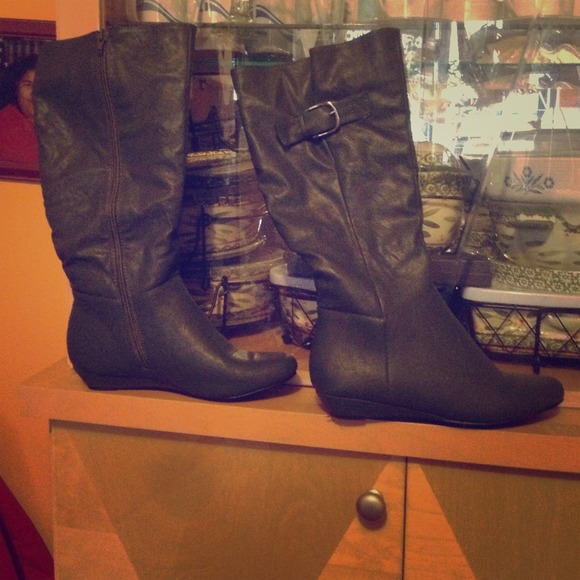 Grey Distressed boots
