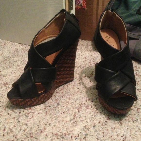 Quipud wedges size 7.5