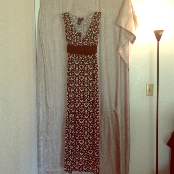 Long black & white dress