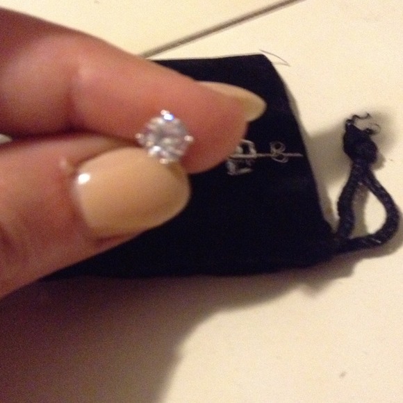 CZ necklace n earring set - Picture 3 of 4