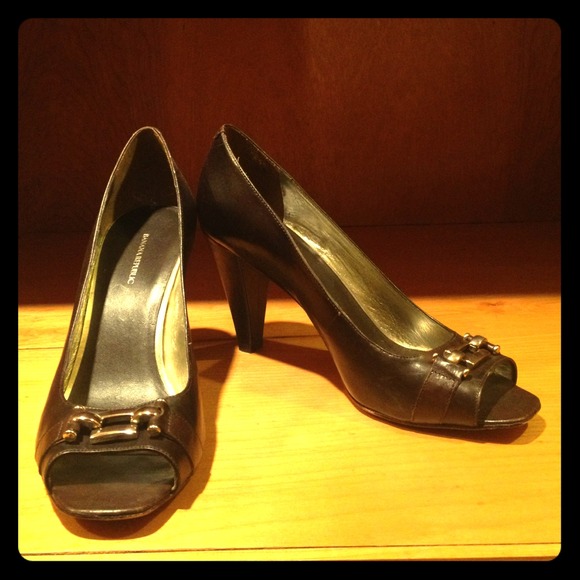 💢💢SOLD!!💢💢 Banana Republic size 9 Chocolate