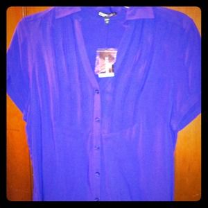 Short sleeve button up collared shirt