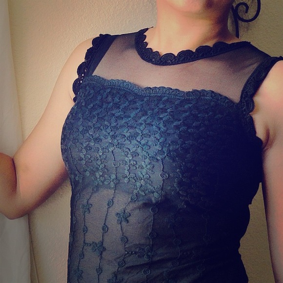 🔴SOLD🔴 Black Crew Neck Sleeveless Mesh Top