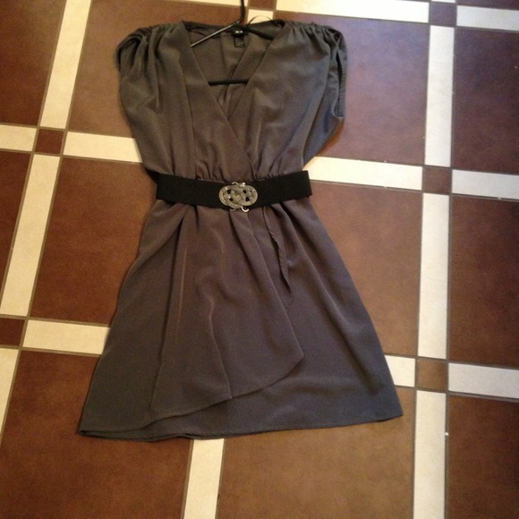 H&M dress size 6 fits closer to an 8