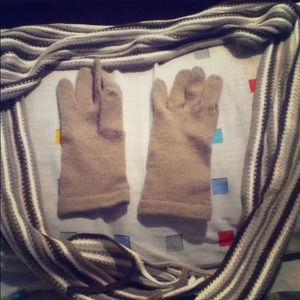 Beige scarf and glove matching set