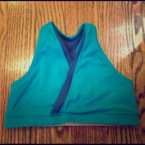Lululemon turquoise sports bra size 6