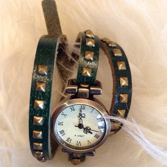 NWOT Green Leather Studded watch