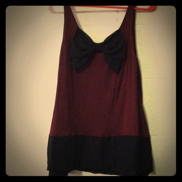Marion and black bow tank
