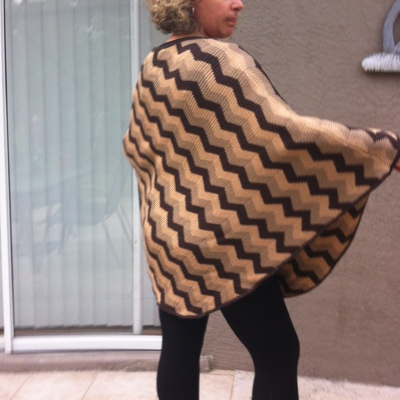 Missoni poncho,Italy - Picture 2 of 4