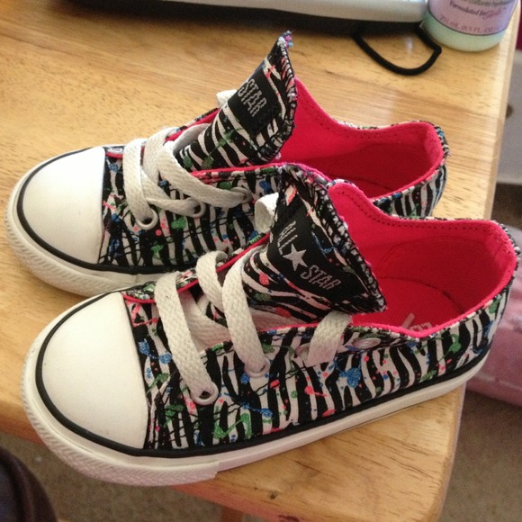 (Traded with Melnomi) Kids converse
