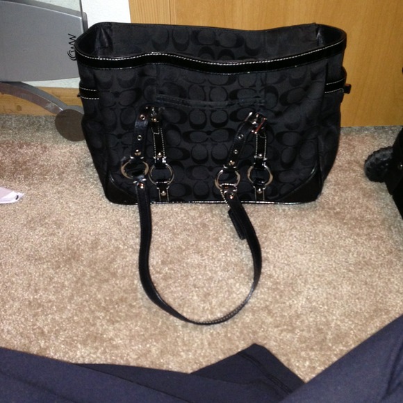 *PENDING SOLD*100% Authentic Black Coach Purse