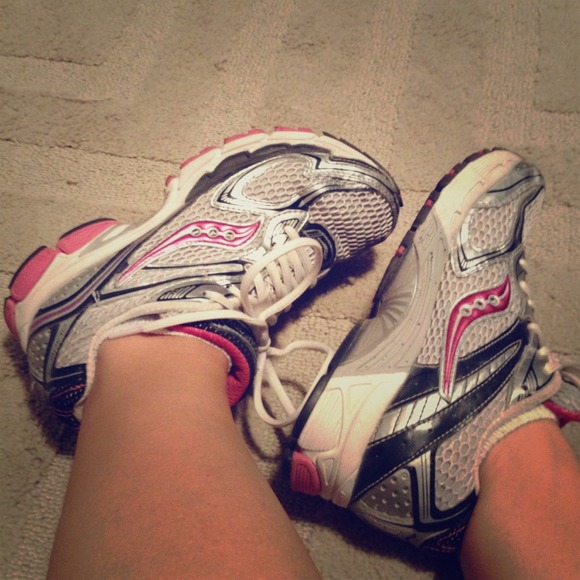 Saucony Guide 4 running shoes