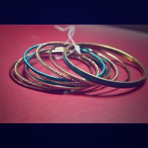 Gold and blue bracelet set