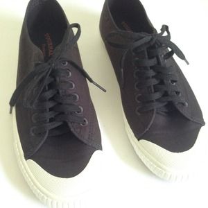 🚫SOLD🚫Authentic Tretorn Shoes