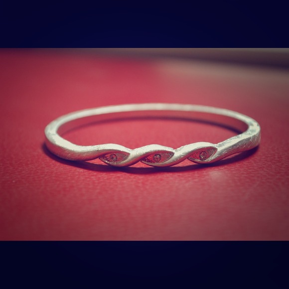 Silver accent bracelet