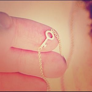 Dainty gold key necklace :)