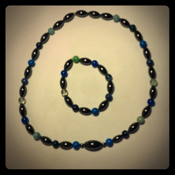 Bracelet and necklace set