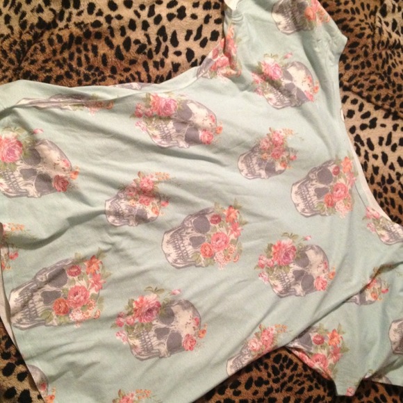 Mint green floral skull tee.