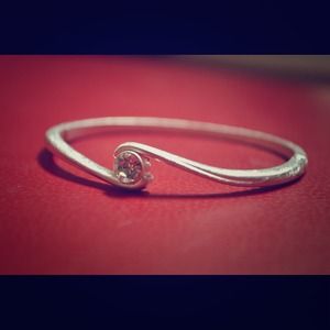 Silver bracelet with gem