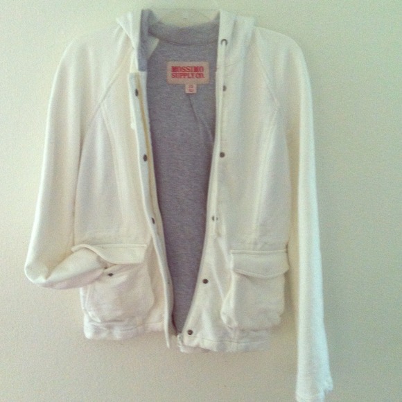 Sold for bundle💖White jacket!!