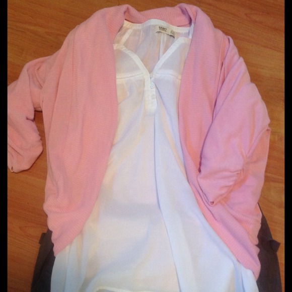 SOLD~~Pink open 3/4 ruched sleeve cardigan M/ L